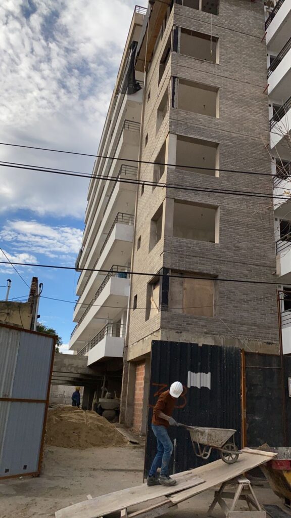 Frente de obra España 386, Tigre